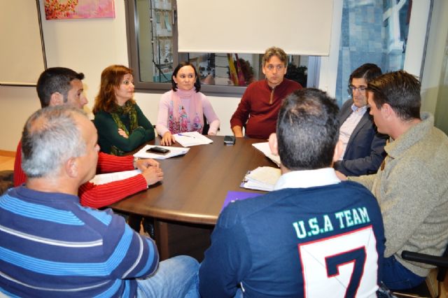 La concejala de Hacienda asegura que el Gobierno municipal garantiza los derechos de los trabajadores de Parques y Jardines - 1, Foto 1