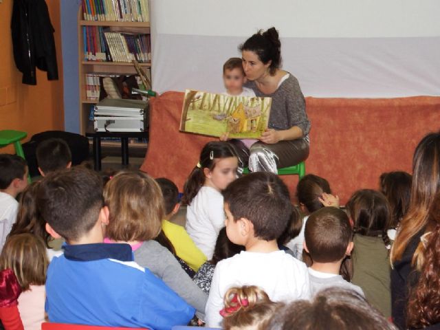 La narradora Clara Garca enseña a los padres a contar cuentos, Foto 5