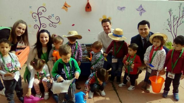 Los niños de la Escuela Infantil de El Mirador se convierten en agricultores de la huerta de Europa - 1, Foto 1