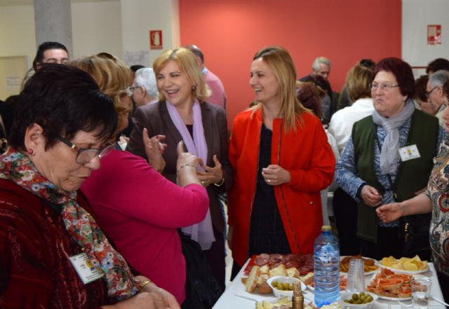 El Centro de Personas Mayores celebra con la consejera Violante Tomás el quinto aniversario de sus instalaciones - 3, Foto 3