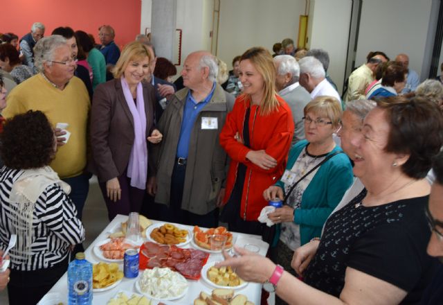 El Centro de Personas Mayores celebra con la consejera Violante Tomás el quinto aniversario de sus instalaciones - 5, Foto 5