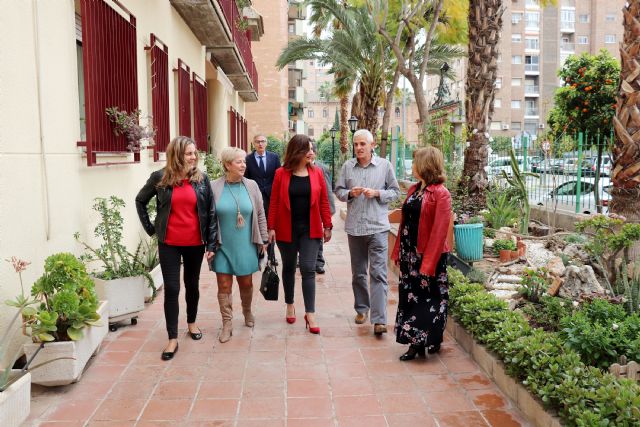 Los empleados públicos de la Comunidad colaboran con el Teléfono de la Esperanza - 2, Foto 2