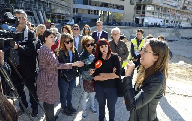 San Esteban se abre también a las personas sordas con la primera visita guiada de ASPERSOMUR al yacimiento - 2, Foto 2
