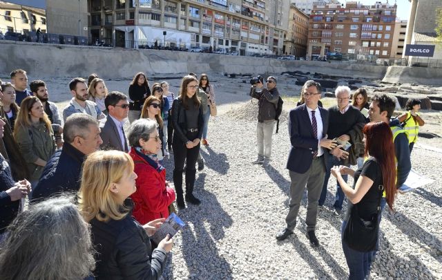 San Esteban se abre también a las personas sordas con la primera visita guiada de ASPERSOMUR al yacimiento - 3, Foto 3