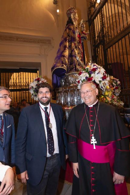 López Miras asiste en la iglesia del Carmen a la recepción oficial a la patrona de Murcia, Nuestra Señora de la Fuensanta - 2, Foto 2