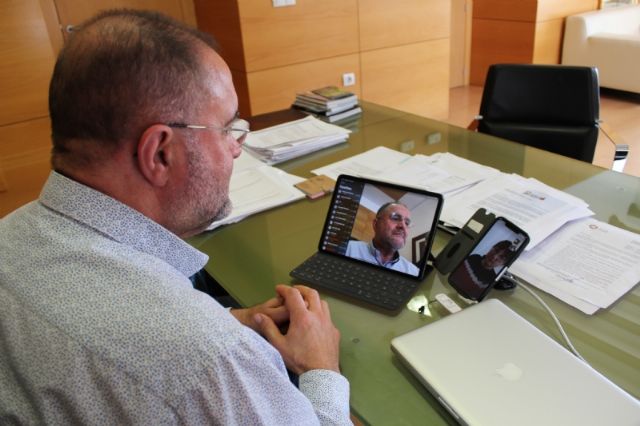 The mayor of Totana will attend neighborhood appointments starting Monday through video calls, Foto 2