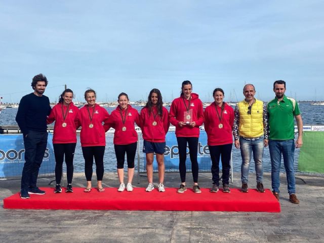 El equipo femenino de la Asociación Deportiva Pinatarense oro en el torneo de la liga de 1ª División - 1, Foto 1