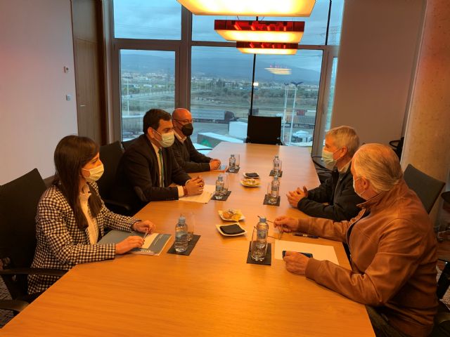 La Comunidad destinará 9,4 millones en ayudas para transformar la flota de vehículos de empresas de viajeros y mercancías - 1, Foto 1