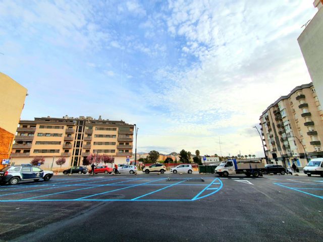 El Ayuntamiento de Lorca pone a disposición de los ciudadanos y ciudadanas el aparcamiento provisional en la Avenida Santa Clara con capacidad para 42 vehículos - 1, Foto 1
