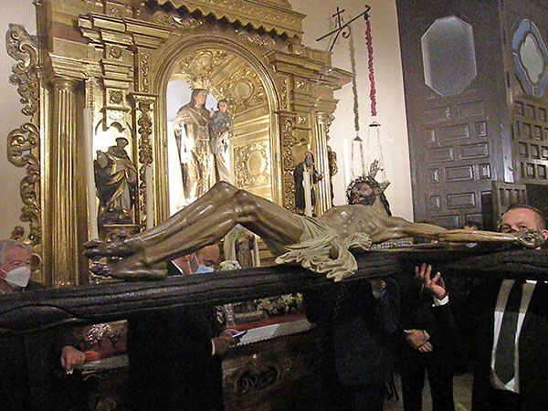 Antonio Rendon. El Cristo del Buen Fin realizó el primer viernes de cuaresma el tradicional Vía-crucis por el Templo de Alcalá del Río - 3, Foto 3