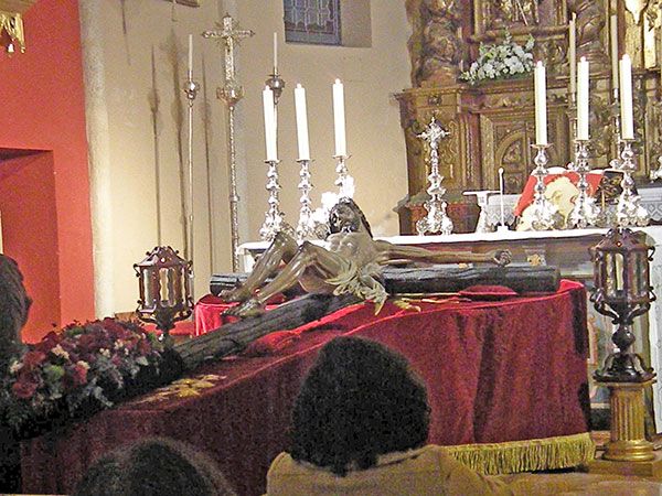 Antonio Rendon. El Cristo del Buen Fin realizó el primer viernes de cuaresma el tradicional Vía-crucis por el Templo de Alcalá del Río - 5, Foto 5