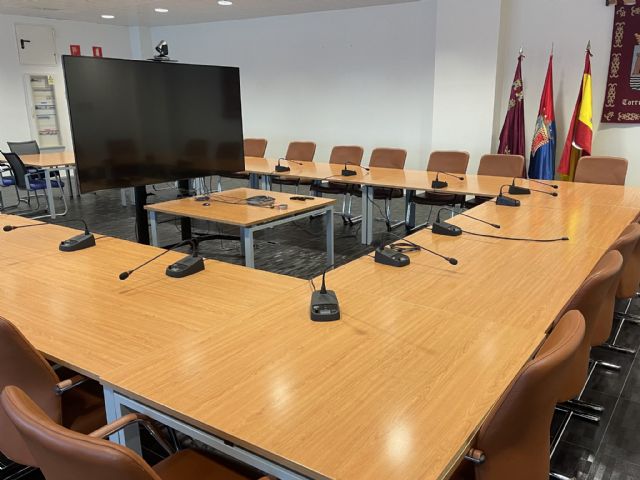 El Ayuntamiento de Torre Pacheco incorpora un equipo en la cuarta planta para celebrar reuniones y conferencias telemáticas - 1, Foto 1