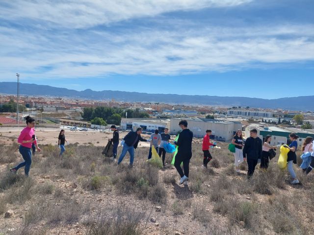 Más de 400 personas participan en el Proyecto Libera de recogida de basura en los parajes naturales de Alcantarilla - 2, Foto 2