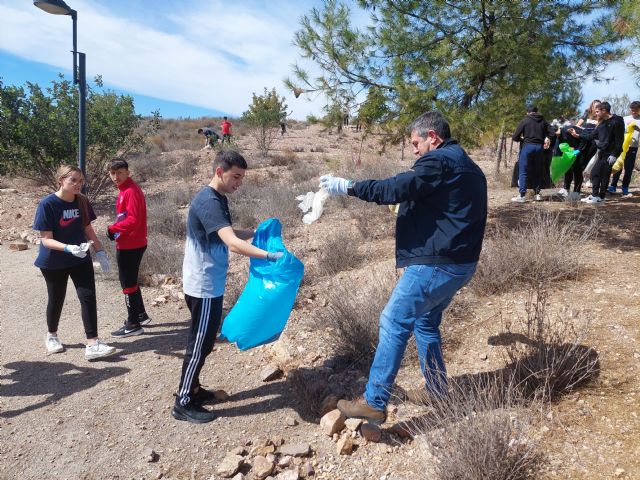 Más de 400 personas participan en el Proyecto Libera de recogida de basura en los parajes naturales de Alcantarilla - 3, Foto 3