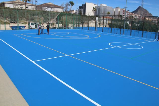 Esta semana finalizan las obras de remodelación integral de las dos pistas multideporte del Polideportivo La Hoya - 1, Foto 1