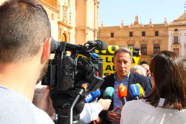 El alcalde de Lorca muestra su apoyo a los vecinos afectados por la línea de alta tensión Hinojar-Aguaderas - 2, Foto 2