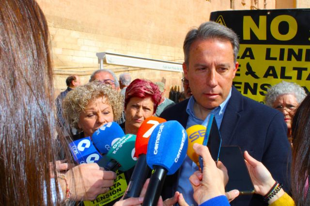 El alcalde de Lorca muestra su apoyo a los vecinos afectados por la línea de alta tensión Hinojar-Aguaderas - 4, Foto 4