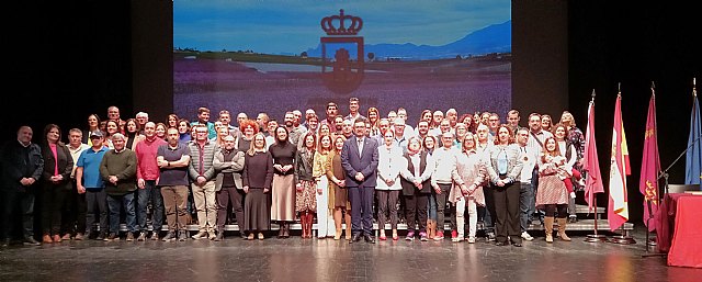 72 trabajadores del Ayuntamiento consolidan su puesto como funcionarios o personal laboral fijo - 1, Foto 1