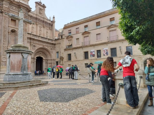 Más de 200 estudiantes resuelven enigmas sobre ciencia e historia de Murcia en la I Gymkhana matemática: edición Murcia 1200 - 3, Foto 3