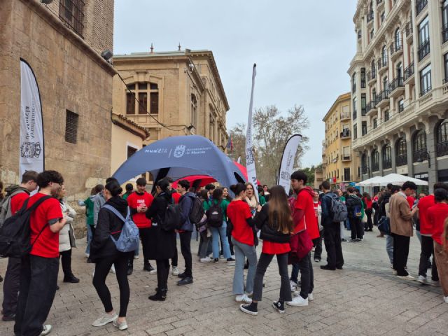 Más de 200 estudiantes resuelven enigmas sobre ciencia e historia de Murcia en la I Gymkhana matemática: edición Murcia 1200 - 4, Foto 4