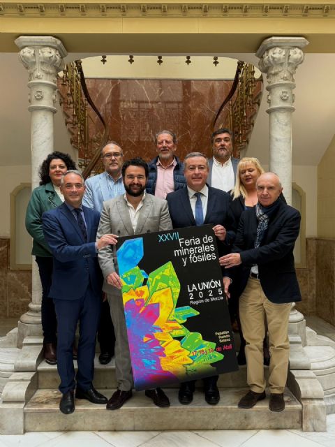 Un esqueleto de mamut a escala real y una exposición de minerales luminiscentes, las grandes novedades de la Feria de Minerales y Fósiles de La Unión 2025 - 1, Foto 1