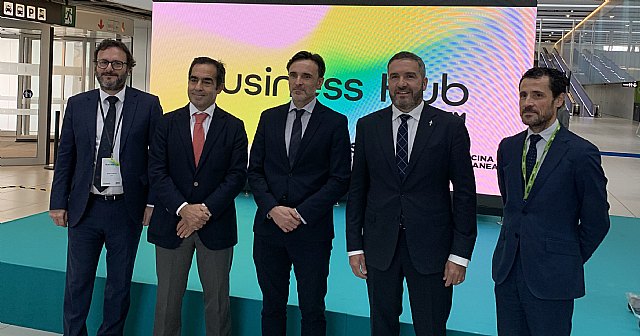 El Gobierno regional impulsará la Mesa de la Carga Aérea para potenciar las actividades económicas del aeropuerto - 1, Foto 1
