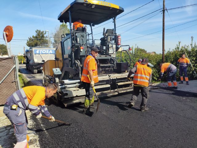 El Ayuntamiento renueva el asfalto de varios carriles de Rincón de Beniscornia mejorando 1.815 m2 de pavimento - 2, Foto 2