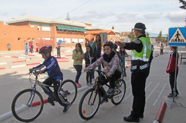 Más de 1.500 niños recibirán formación en educación vial en los centros escolares de Puerto Lumbreras - 1, Foto 1