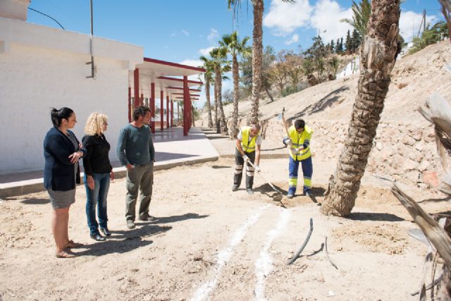 Adecúan el entorno de la estación de autobuses de Puerto de Mazarrón gracias al proyecto municipal de garantía juvenil - 1, Foto 1