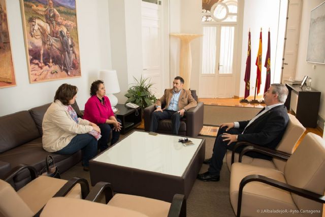 El alcalde y el concejal de Calidad de Vida agradecen la labor de la Casa de Formación y Espiritualidad San José - 2, Foto 2