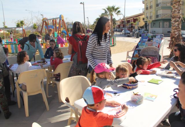 La Biblioteca Municipal sale al parque para fomentar la lectura entre los niños - 1, Foto 1