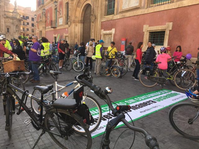 Ahora Murcia participa en la bicifestación en apoyo de  los  colectivos ciudadanos que demandan un municipio por la salud y contra el cambio climático - 2, Foto 2