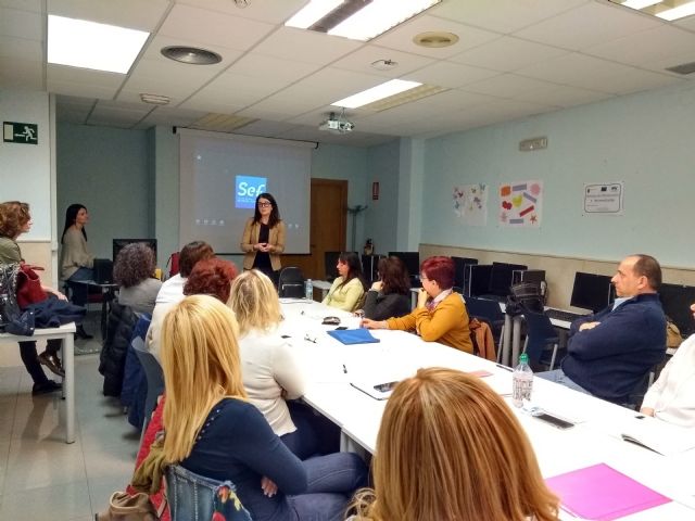 Una quincena de desempleados de larga duración buscan las claves para volver al mercado laboral con 'SEF Activa' - 1, Foto 1