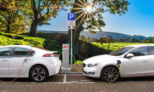 Los jóvenes en España prefieren los coches eléctricos - 1, Foto 1