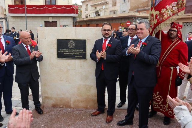 Inaugurada la Plaza del Santísimo Cristo de la Sangre en homenaje a la imagen titular del Paso Encarnado - 1, Foto 1