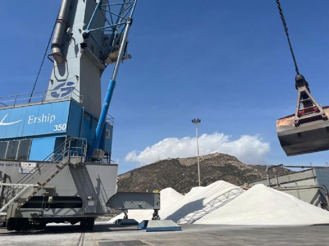 El Puerto de Cartagena afianza el tráfico de sal escamada con el movimiento de más de 20.000 toneladas en el mes de abril - 1, Foto 1