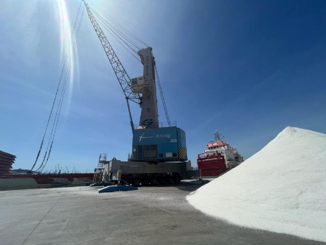 El Puerto de Cartagena afianza el tráfico de sal escamada con el movimiento de más de 20.000 toneladas en el mes de abril - 2, Foto 2
