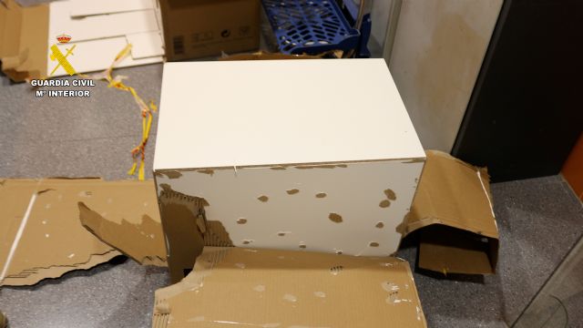 La Guardia Civil detiene en Murcia a dos personas que pretendían enviar marihuana a Alemania - 2, Foto 2