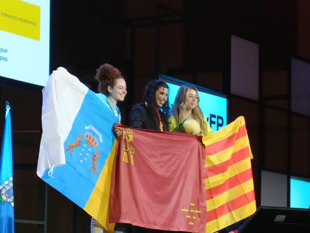 Ikrame Mellouk del Bartolomé Pérez Casas de Lorca logra la medalla de oro del Spainskills de Tecnología de Moda - 2, Foto 2