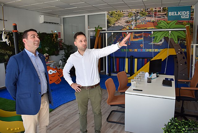 Las Torres de Cotillas cuenta con el primer local de venta y servicio postventa de equipamiento urbano de España - 1, Foto 1