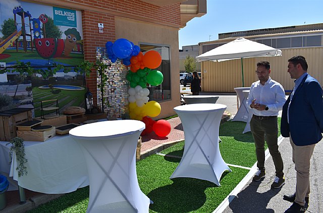 Las Torres de Cotillas cuenta con el primer local de venta y servicio postventa de equipamiento urbano de España - 4, Foto 4