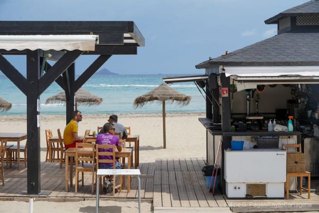 El Ayuntamiento autoriza la apertura de los chiringuitos con documentación en orden tras recibir el permiso de Costas - 1, Foto 1