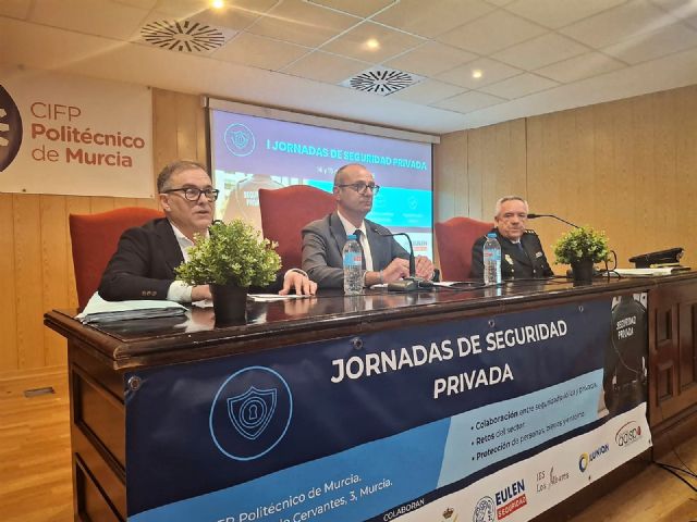 Alumnado de FP y docentes participan en las primeras jornadas de Seguridad Privada - 2, Foto 2