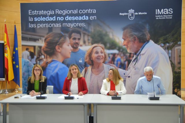 El Gobierno regional pone en marcha el teléfono 065 para atender a personas mayores en situación de soledad no deseada - 2, Foto 2
