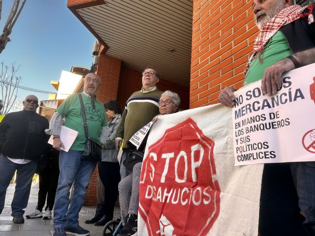 La movilización social logra aplazar el desahucio de Antonia en Alcantarilla hasta septiembre - 2, Foto 2