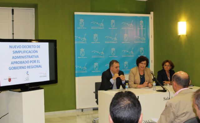 Puerto Lumbreras acoge una charla informativa sobre las nuevas medidas de simplificación administrativa aprobadas por el Gobierno regional - 1, Foto 1