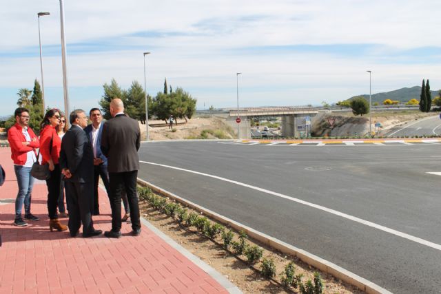 Nueva rotonda que mejora el tráfico y la seguridad de los vecinos en la carretera de La Copa - 3, Foto 3