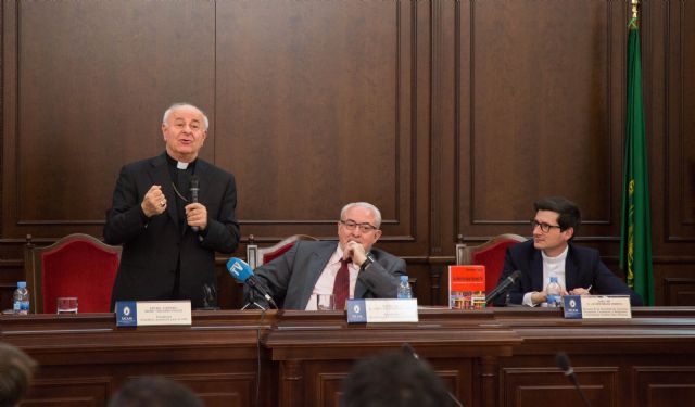 Vincenzo Paglia: La Iglesia debe entrar en el debate ético y cultural contemporáneo - 1, Foto 1