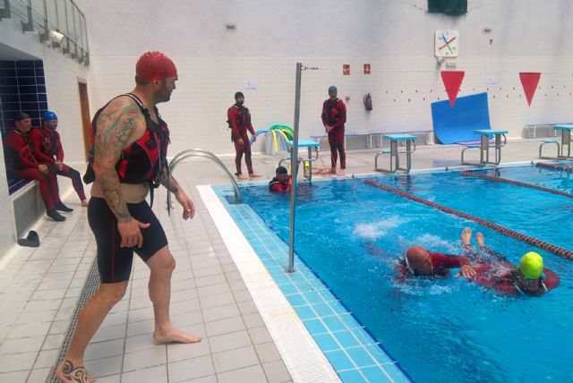 Los bomberos murcianos se forman en salvamento acuático en Las Torres de Cotillas - 1, Foto 1