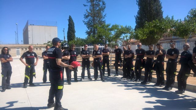 Los bomberos murcianos se forman en salvamento acuático en Las Torres de Cotillas - 3, Foto 3